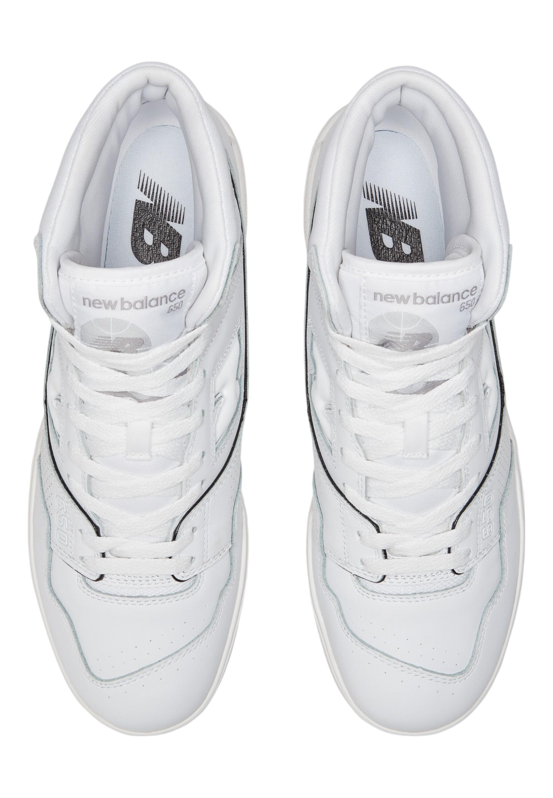 Scarpe New Balance bianche in pelle lifestyle 2/5