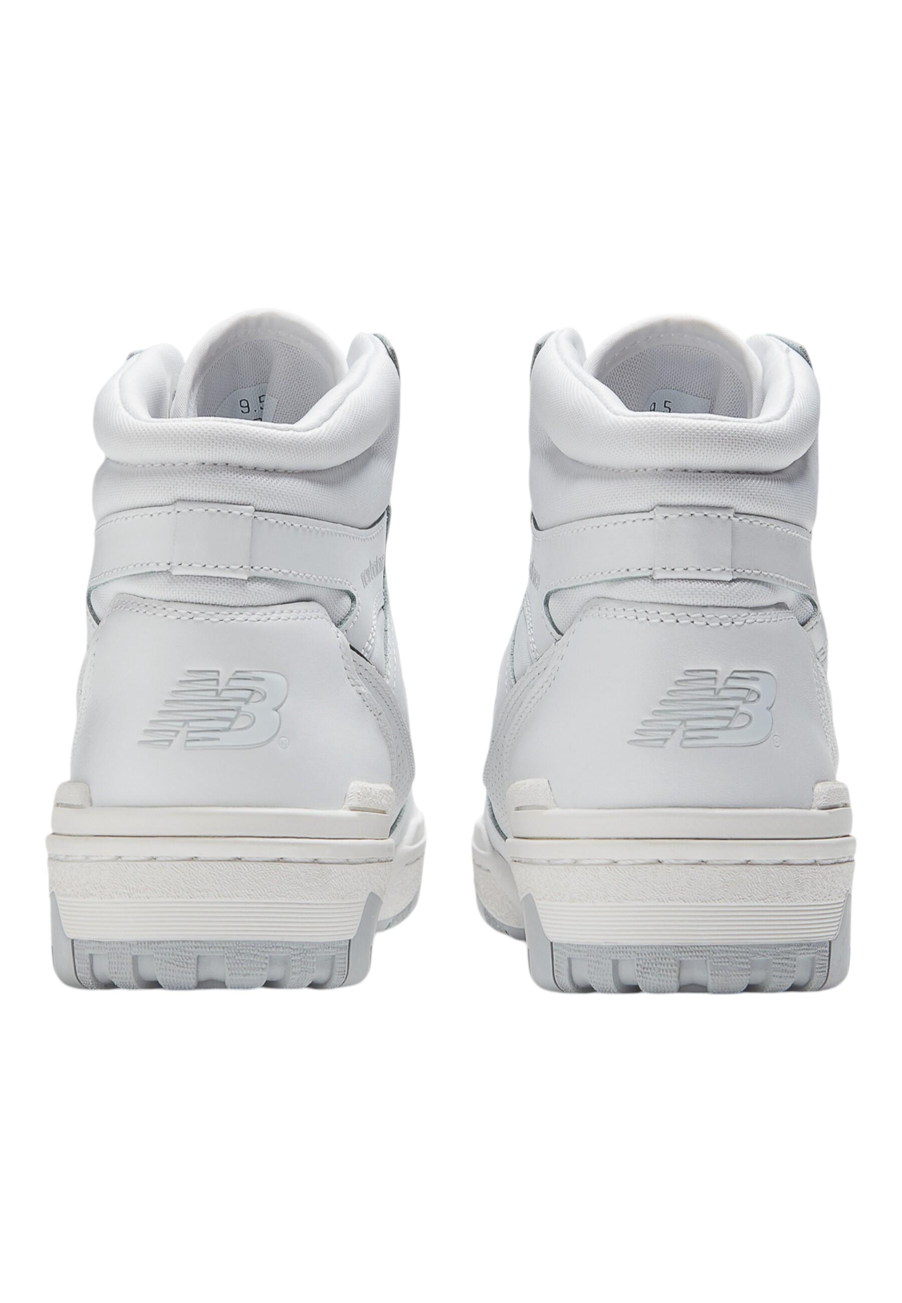 Scarpe New Balance bianche in pelle lifestyle 4/5