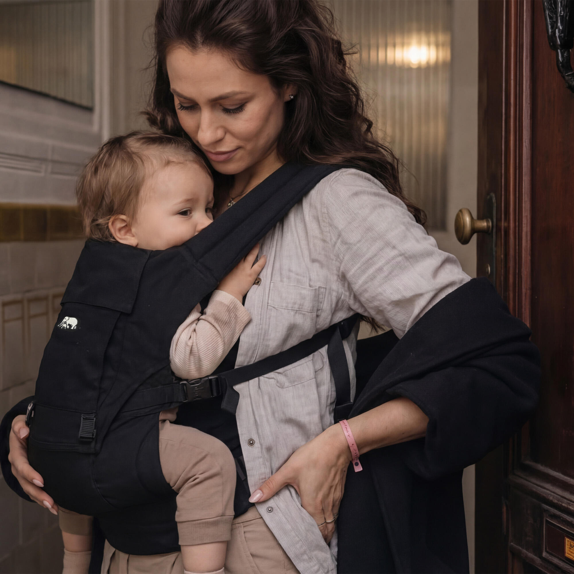 Wygodne Nosidełko dziecięce Deryan Pack Luxury Ergonomic Baby Carrier 2/7