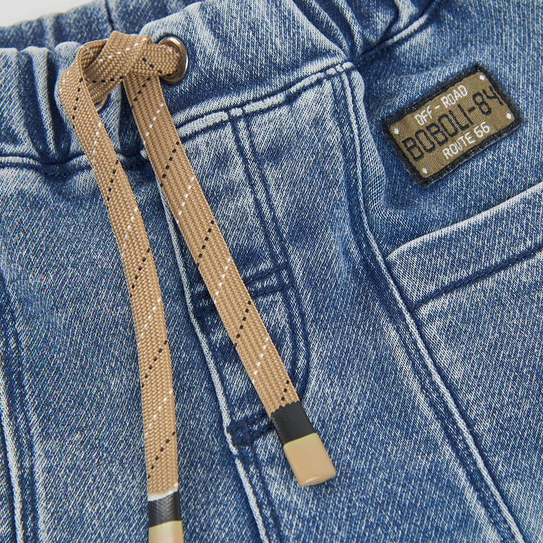Pantalón denim niño azul con parches 3/4