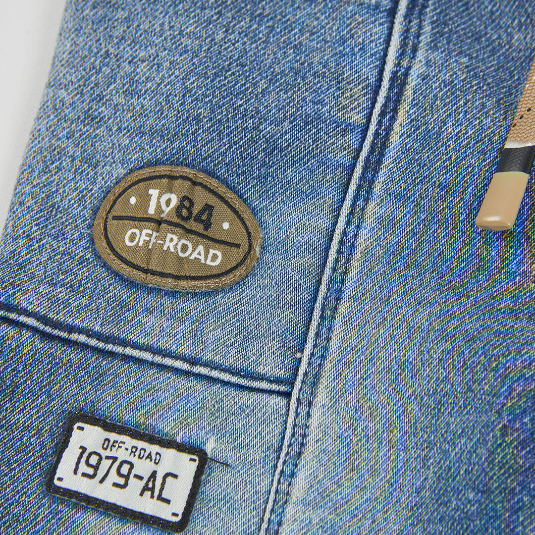 Pantalón denim niño azul con parches 4/4