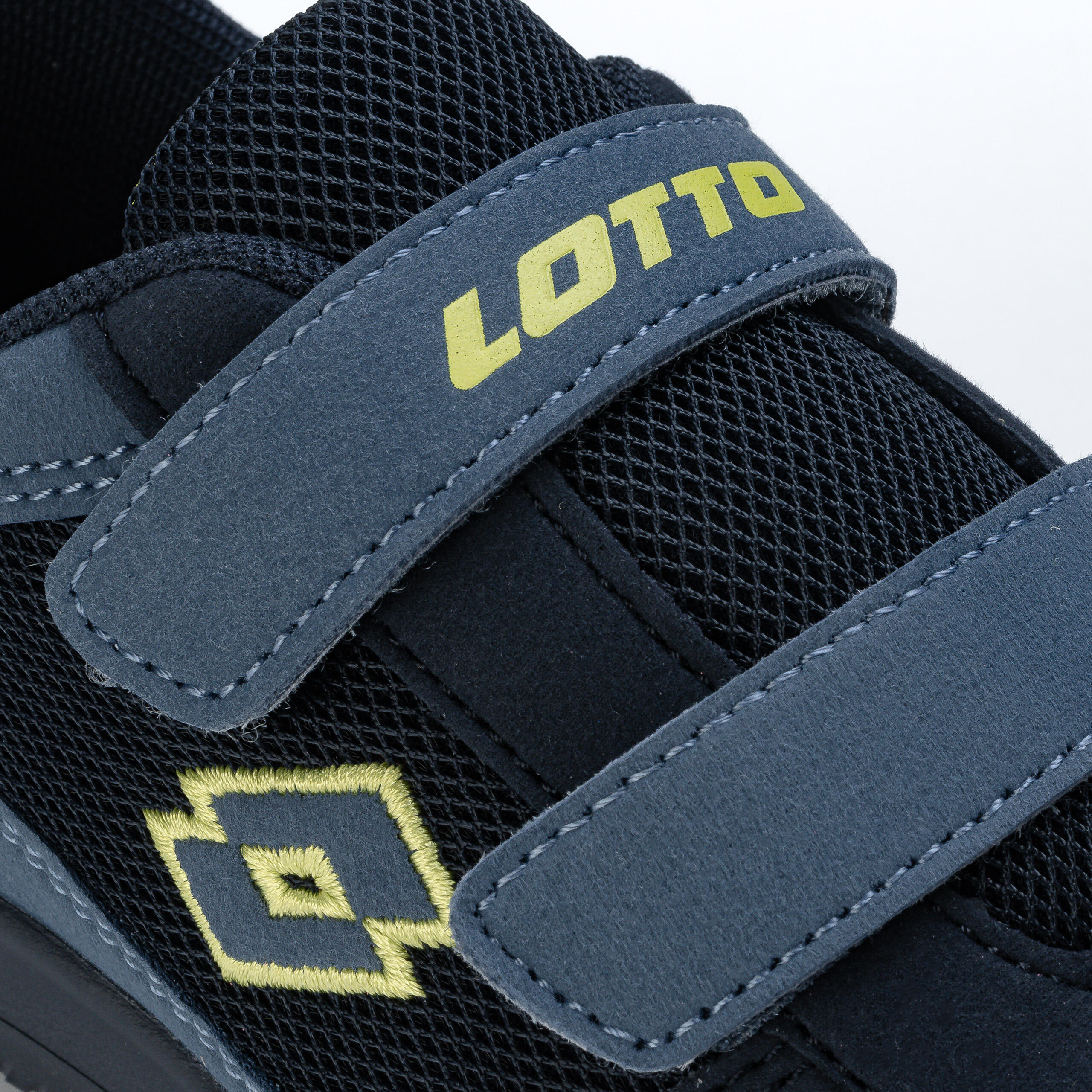 Buty dziecięce sportowe na rzep Lotto CONVINCE VL MF 4/5