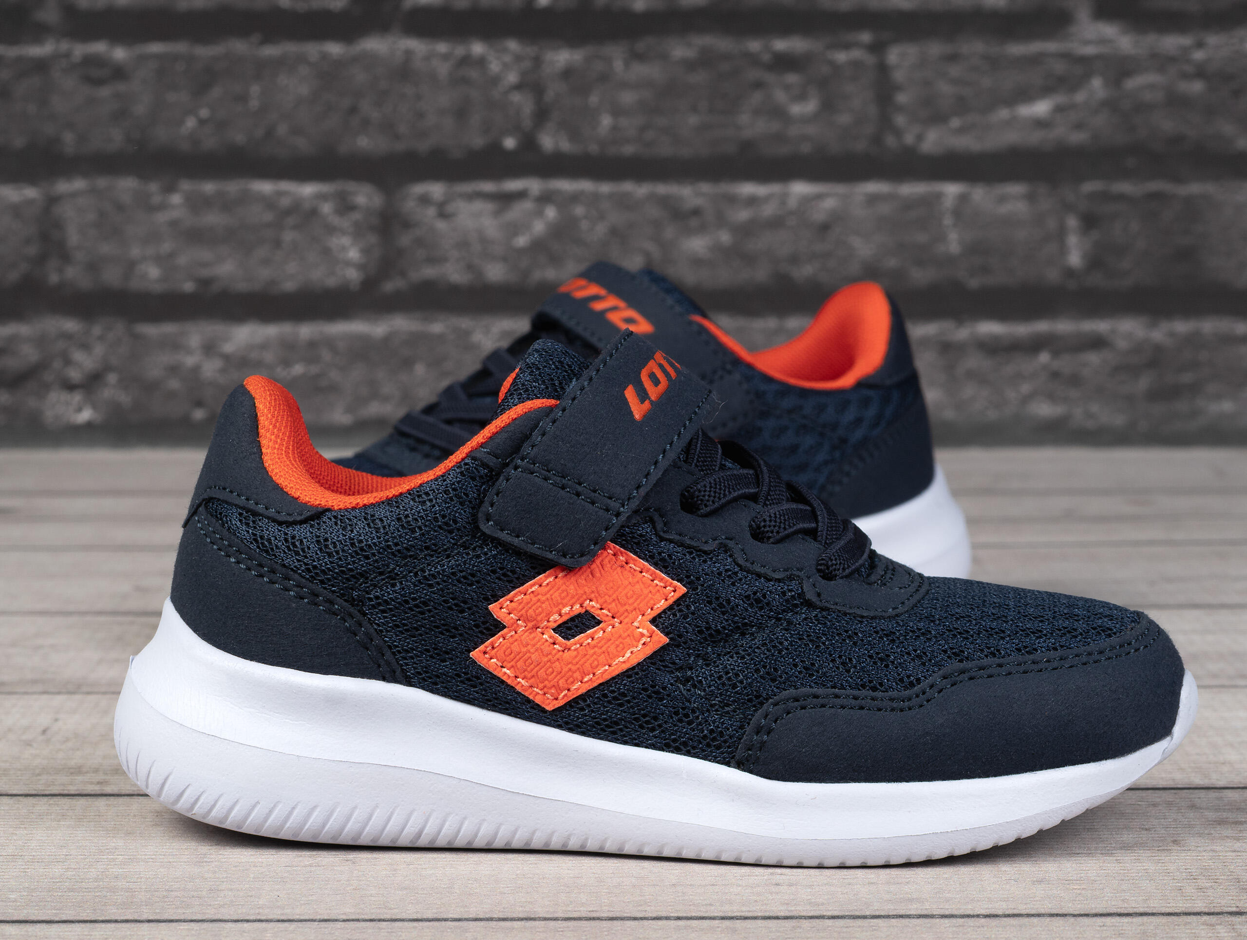 Buty dziecięce sportowe na rzep Lotto RELATE K 2/6