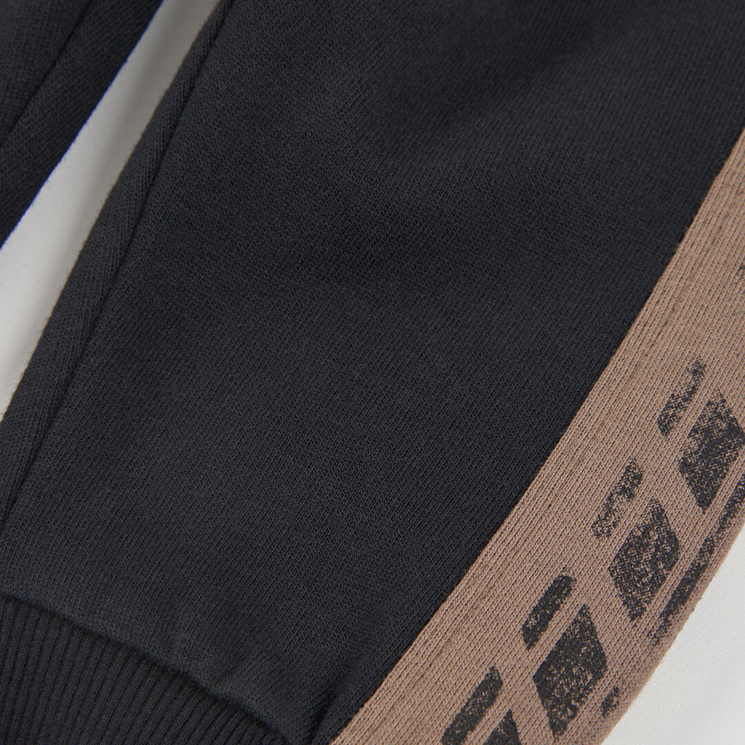 Pantalón felpa niño negro con franjas laterales 4/4