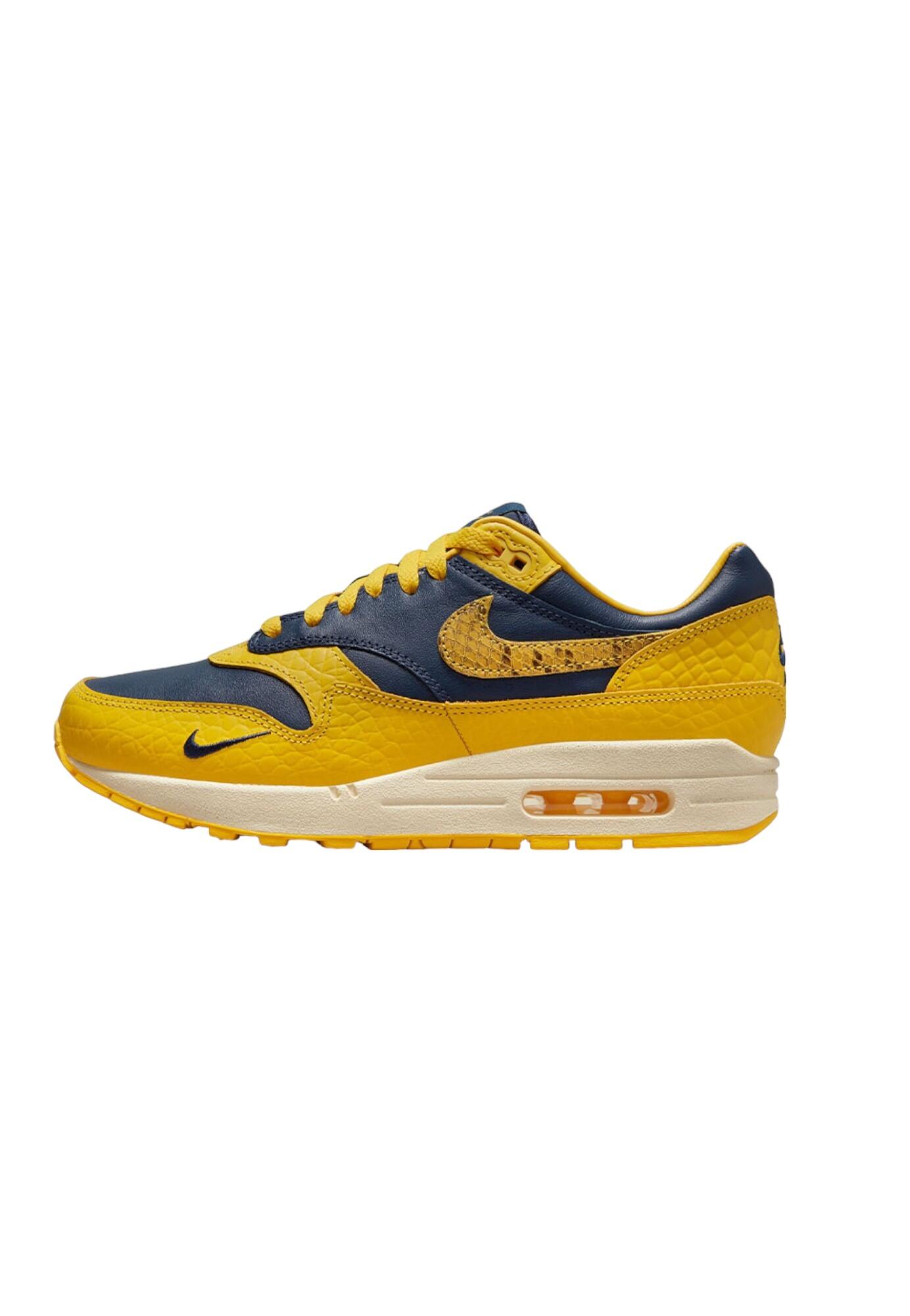 NIKE picture