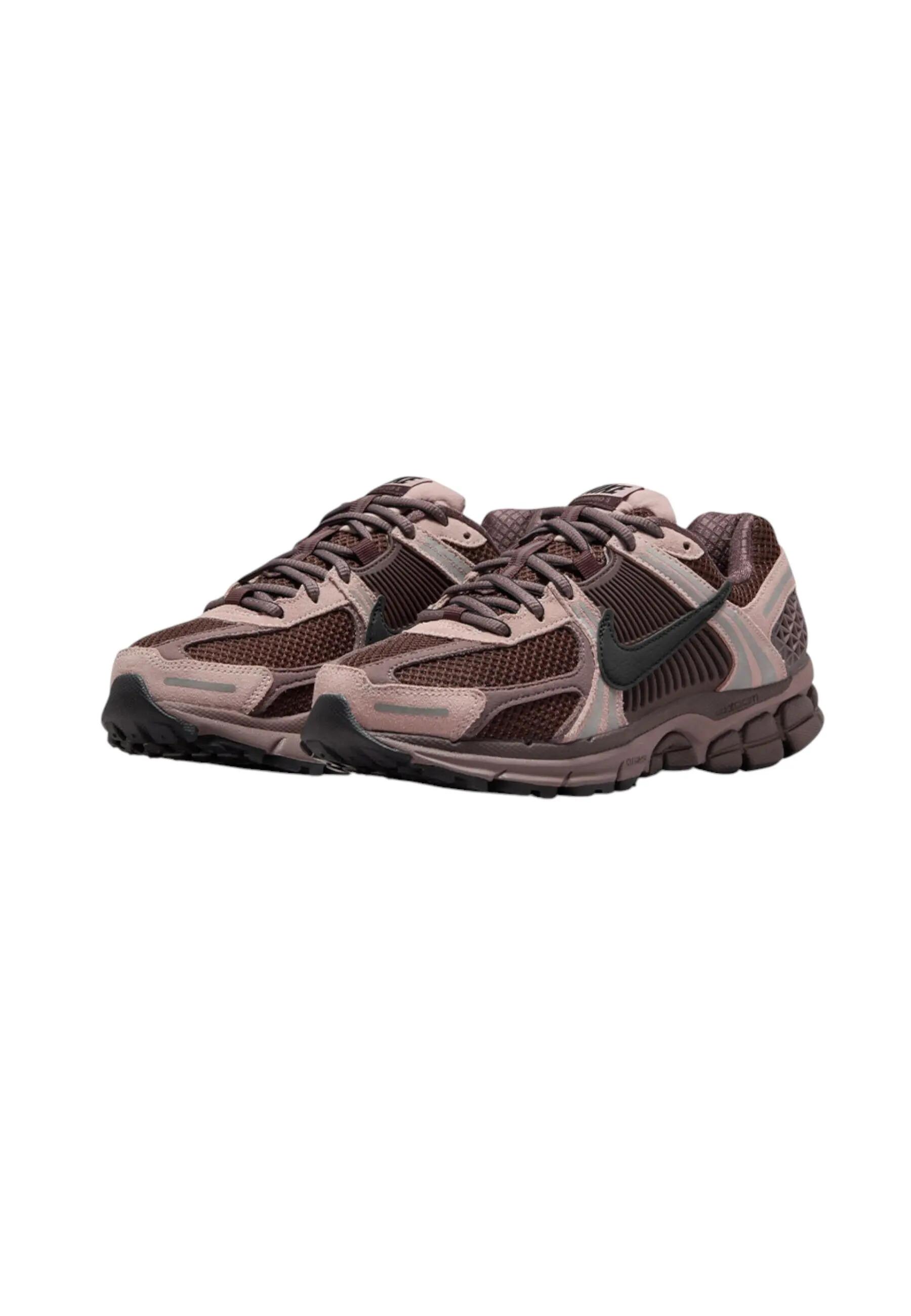 Sneakers Nike Sportswear WMNS NIKE VOMERO 5 UT 2/6