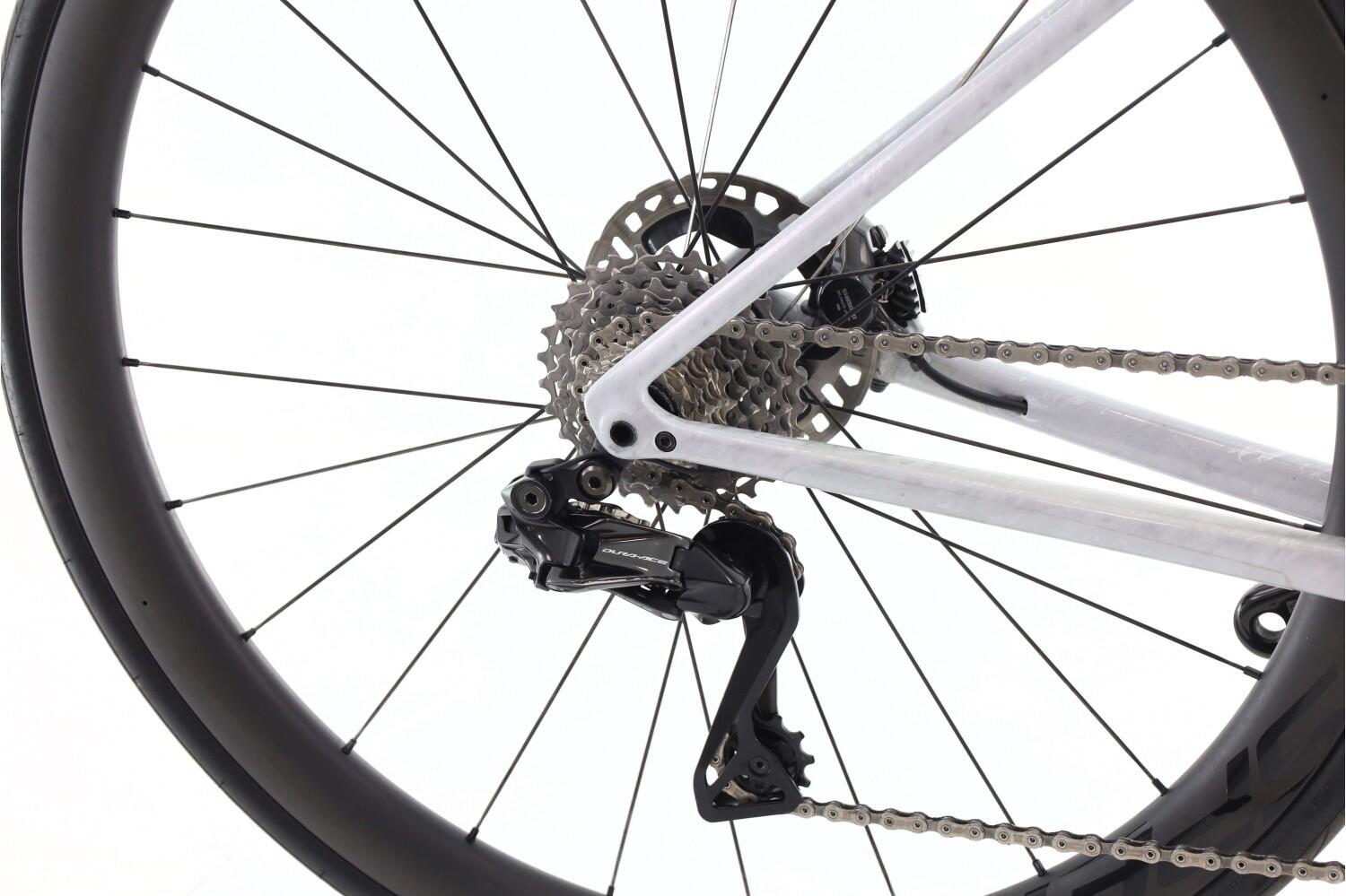 Segunda Vida · Bici estrada ·  Tarmac SL8 S-Works Di2 12V · Muito bom estado 3/8