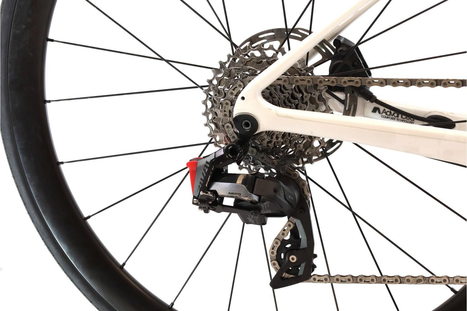 Tweedehands racefiets ·  Defy Advanced Pro 1 AXS 12V · Zeer goede toestand 3/8