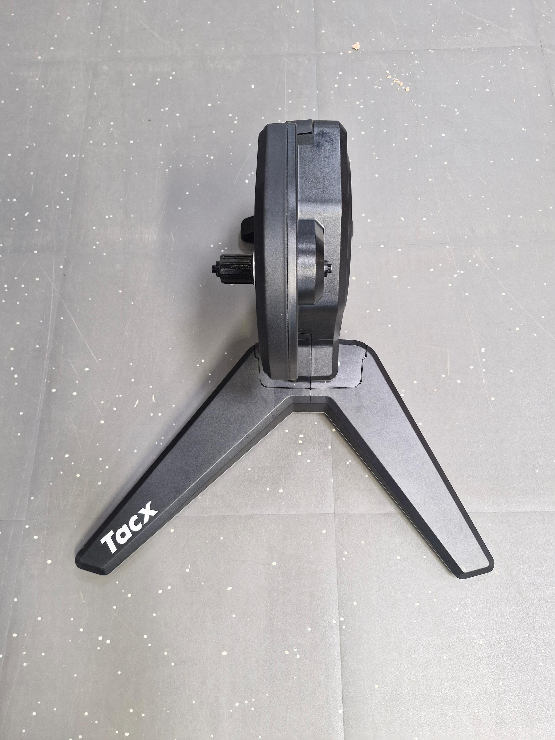 2ND LIFE - Domácí trenažér Tacx Flux S - Dobrý stav - Použité 3/6