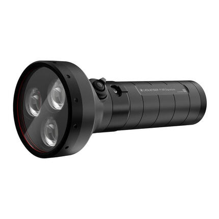 Lampe torche LED rechargeable – 7000 lm, IP68, 630 m, USB-C – P18R SIGNATURE