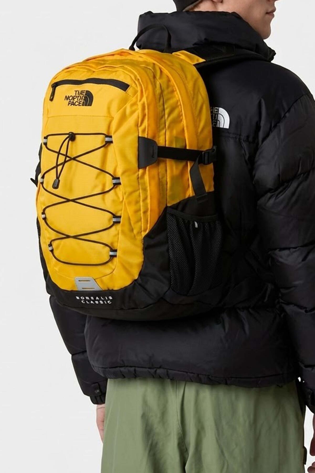 Mochila North face amarilla Borealis Classic sumit gold 4/6