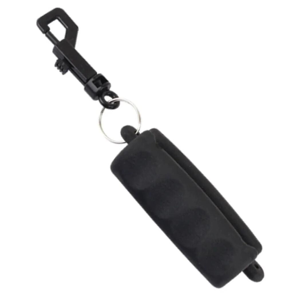 Arrow puller for archery with non-slip grip and attachment hook