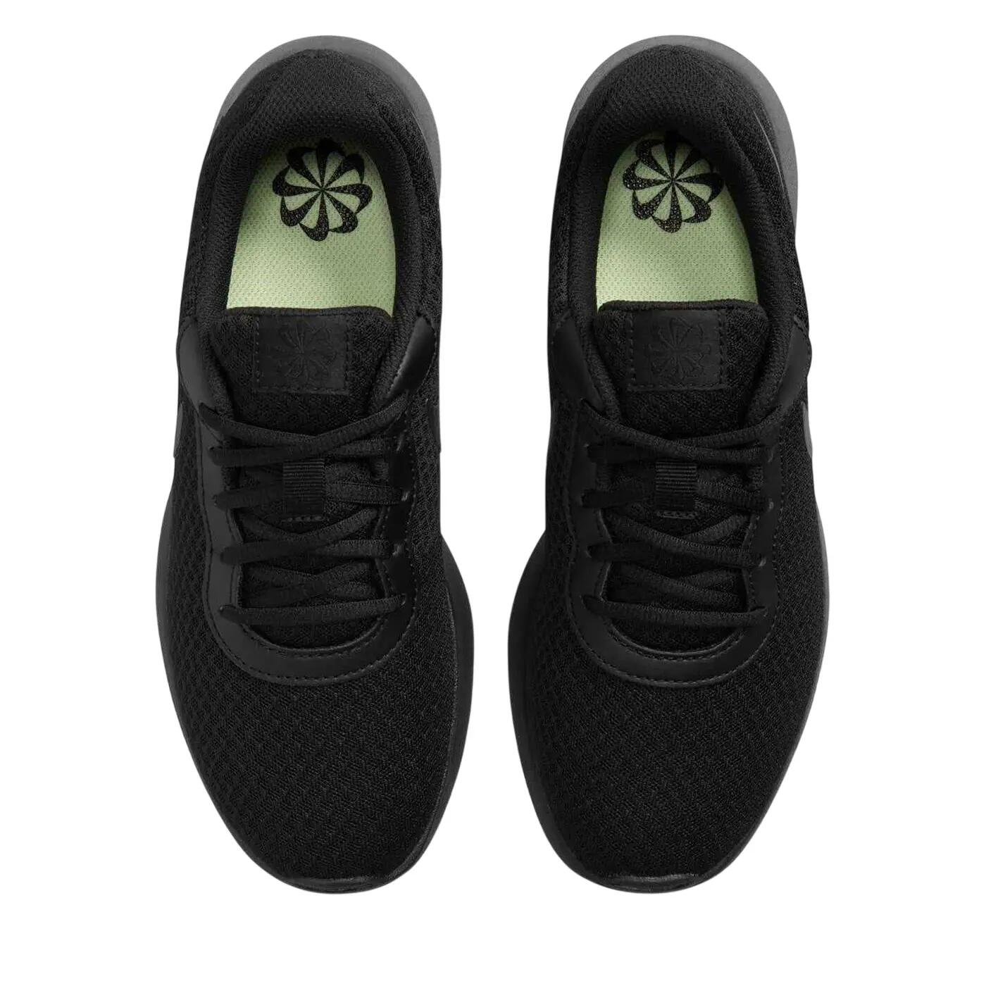 Womens/Ladies Tanjun Trainers (Triple Black) 4/7
