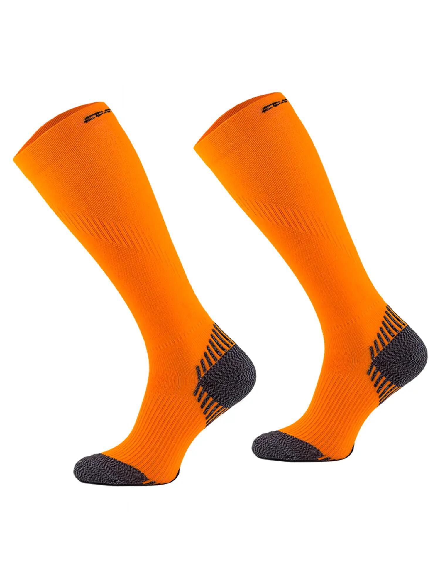 RUN COMPRESSION Kompressziós hosszú szárú futózokni +ezüstion 2/3