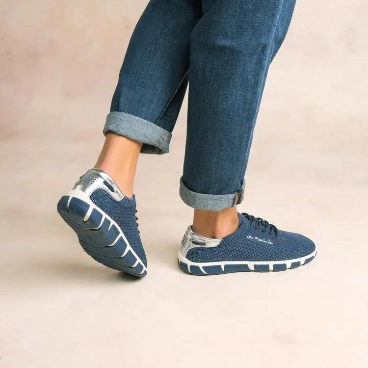 BLUE / GREY
