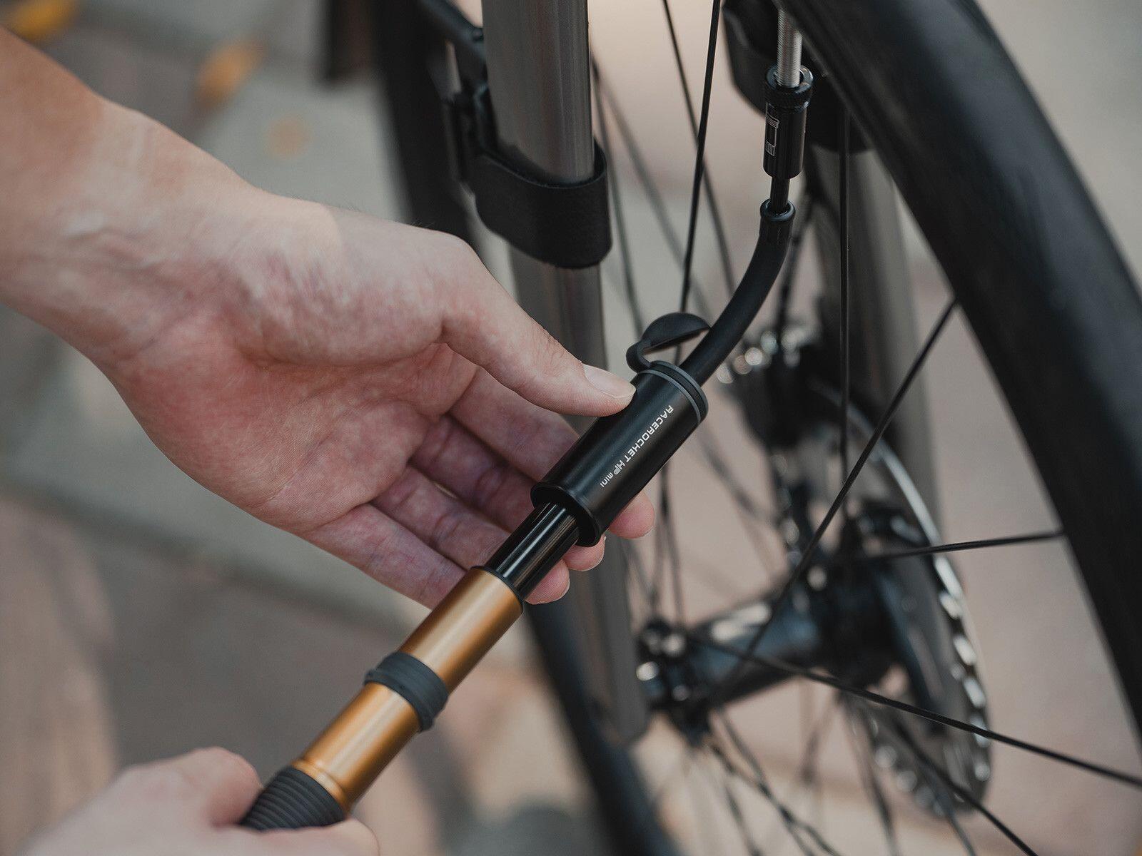 Bomba manual Topeak Racerocket HP (Max 160 psi / 11 bar) Oro 4/7