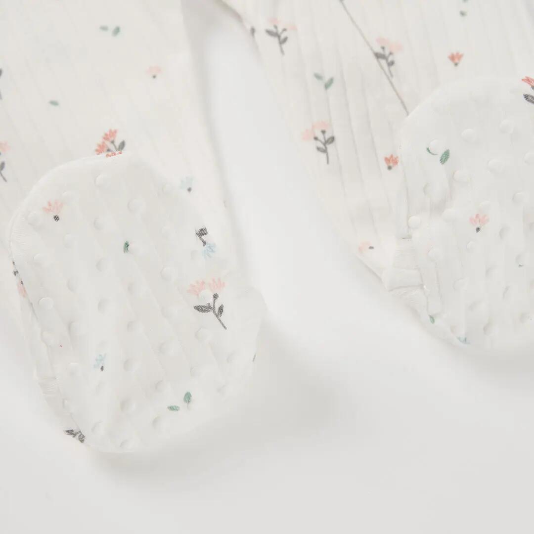 Pelele bebé crudo estampado flores con volantes 4/4
