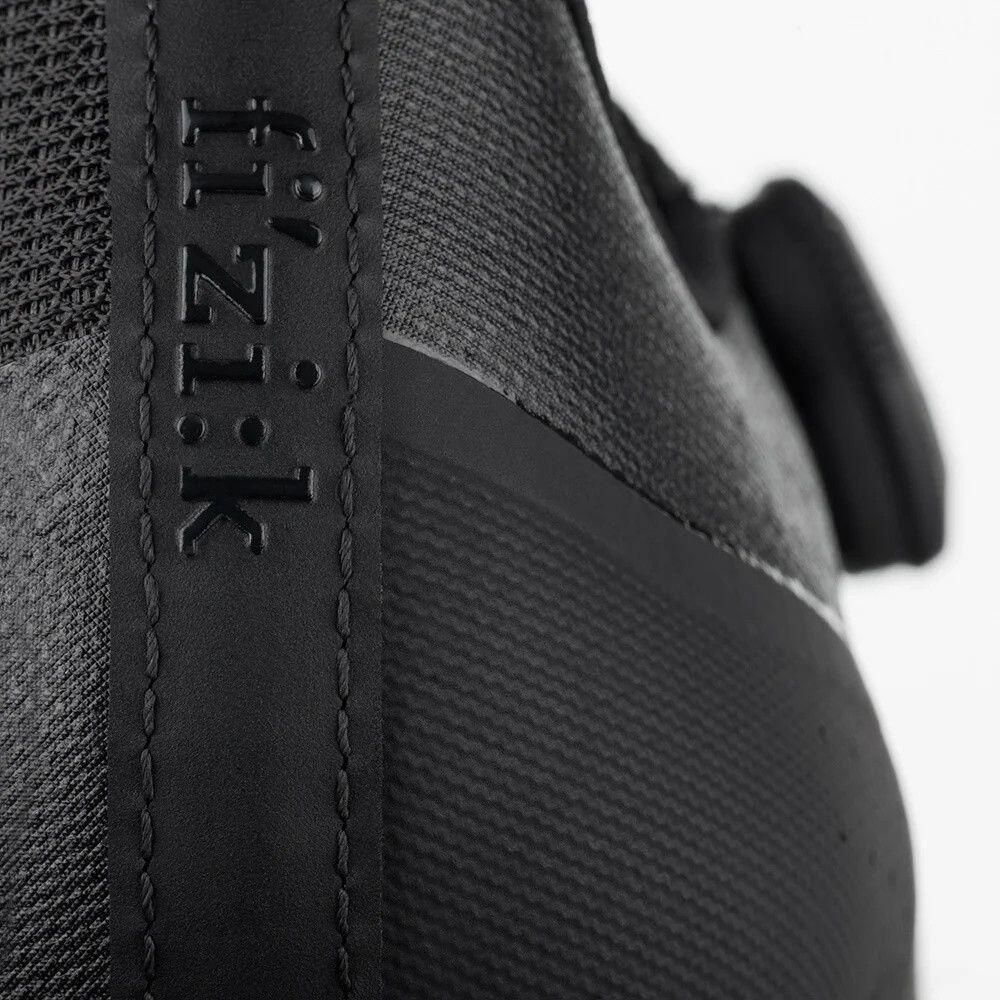Sapato de estrada Fizik Tempo Decos Carbon Preto 5/7