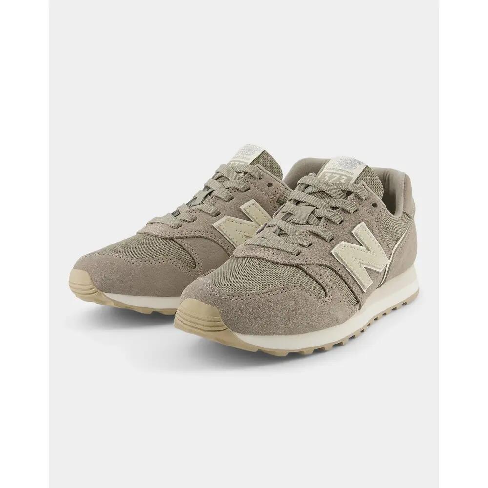 NEW BALANCE picture