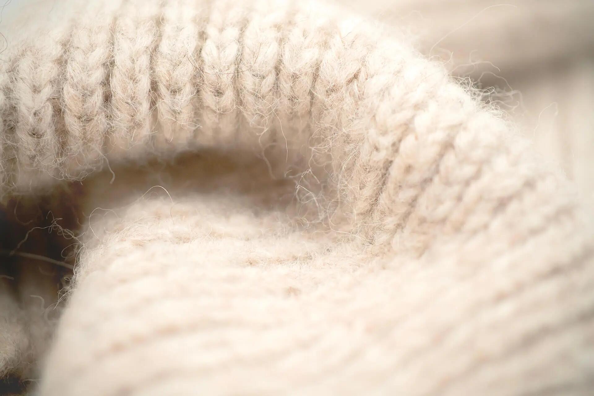 Alpacatube – Off White 4/5