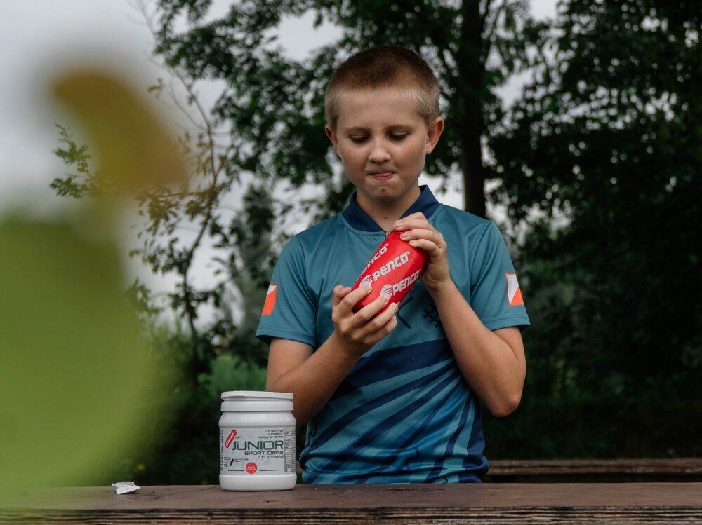 Iontový nápoj JUNIOR SPORT DRINK 700g Fruit Mix 3/4