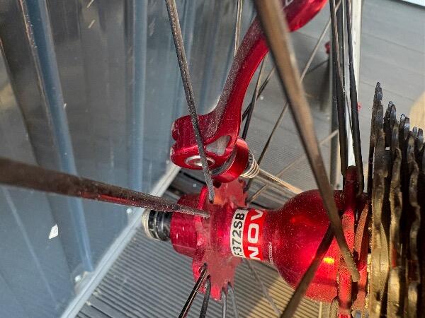 Entre Particuliers - Roues vélo carbone V-brake 3/4