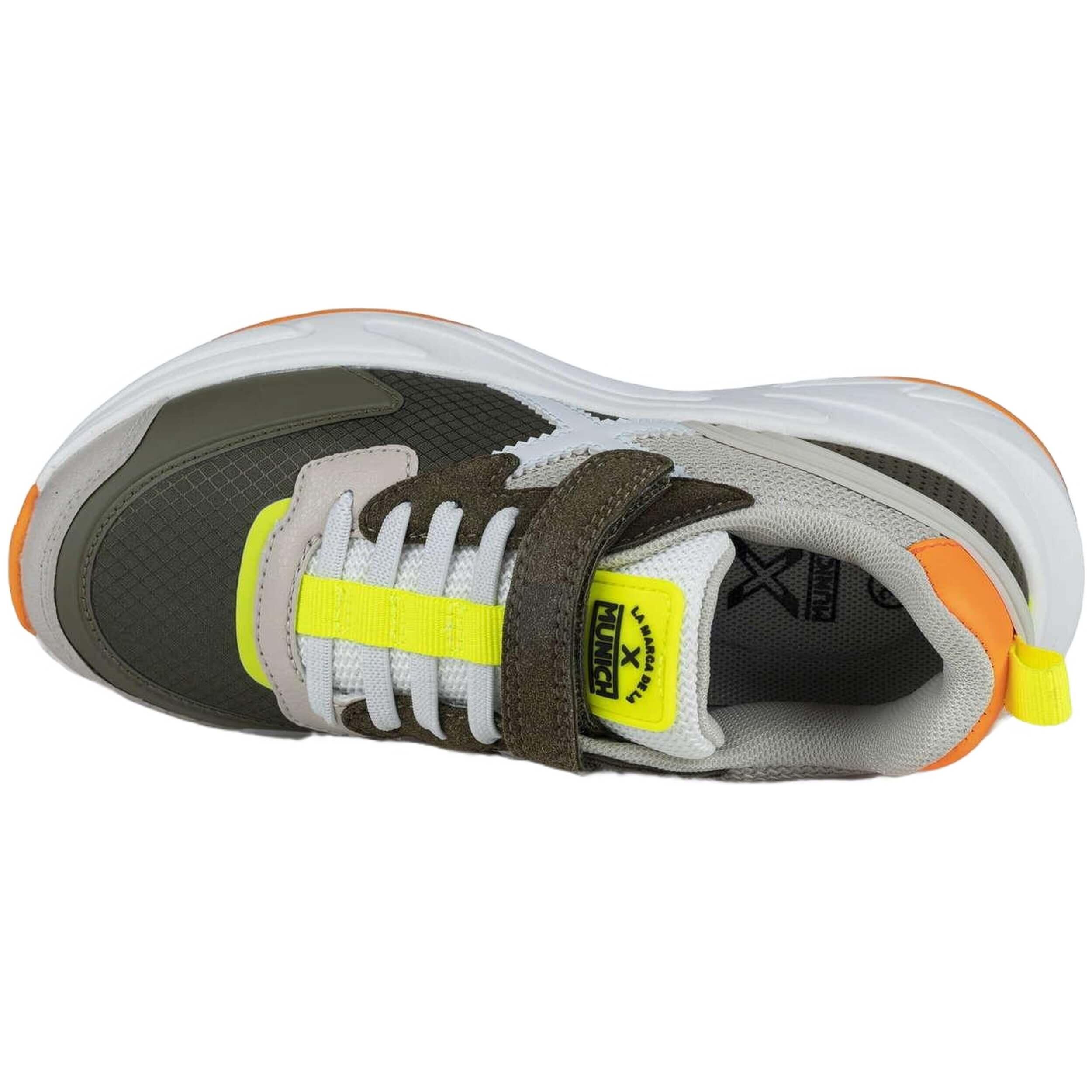Schoen Munich model 8890093 voor jongens 4/5