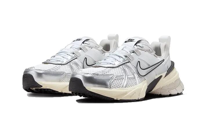 Schoenen - hardlopen - v2k run - wit/metallic zilver 2/6