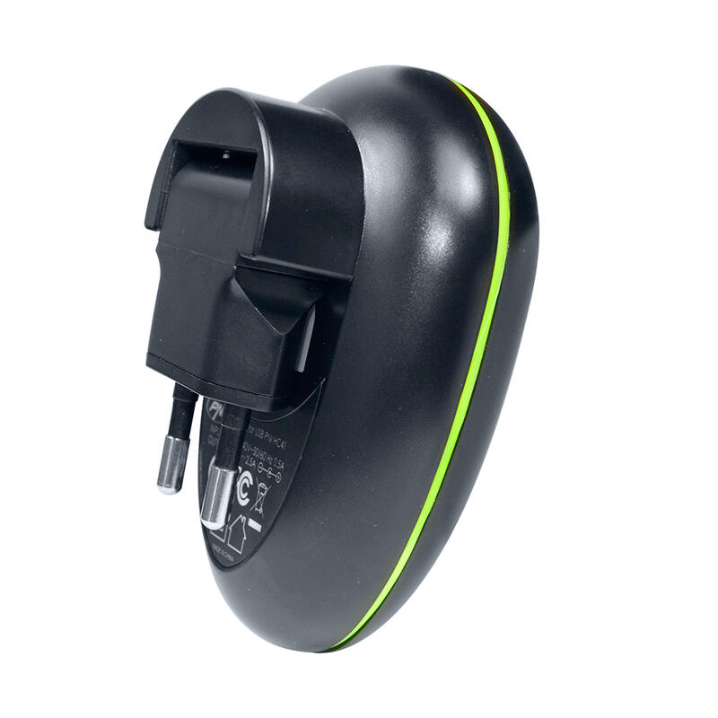 Lampe de poche PNI Adventure F420 et chargeur USB PNI HC41