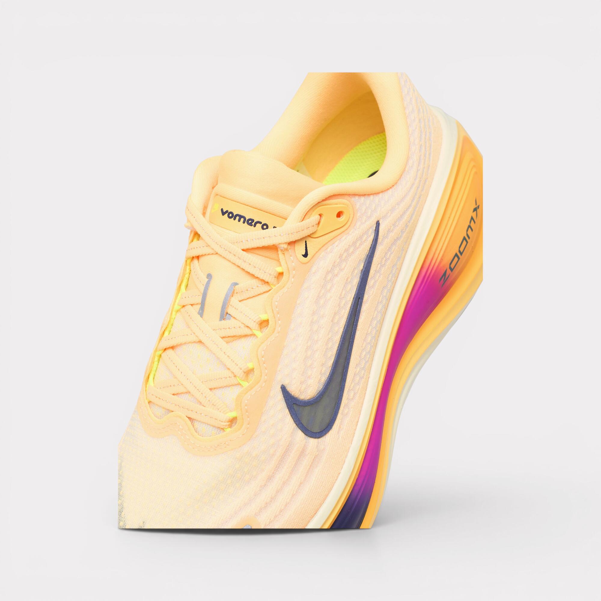 Nike Vomero Plus 7/7