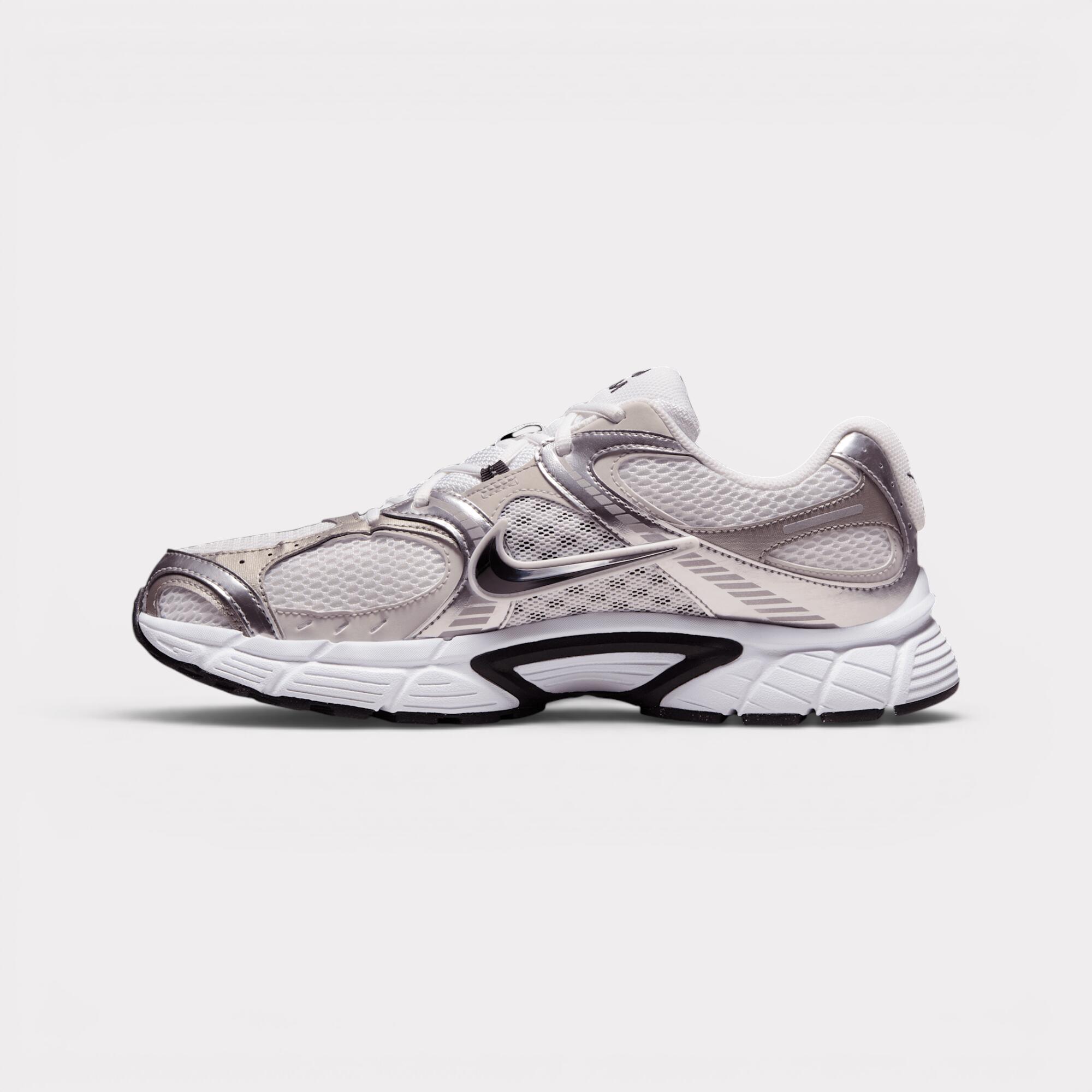 Nike V5 RNR White Vast Grey College Grey Black 3/7