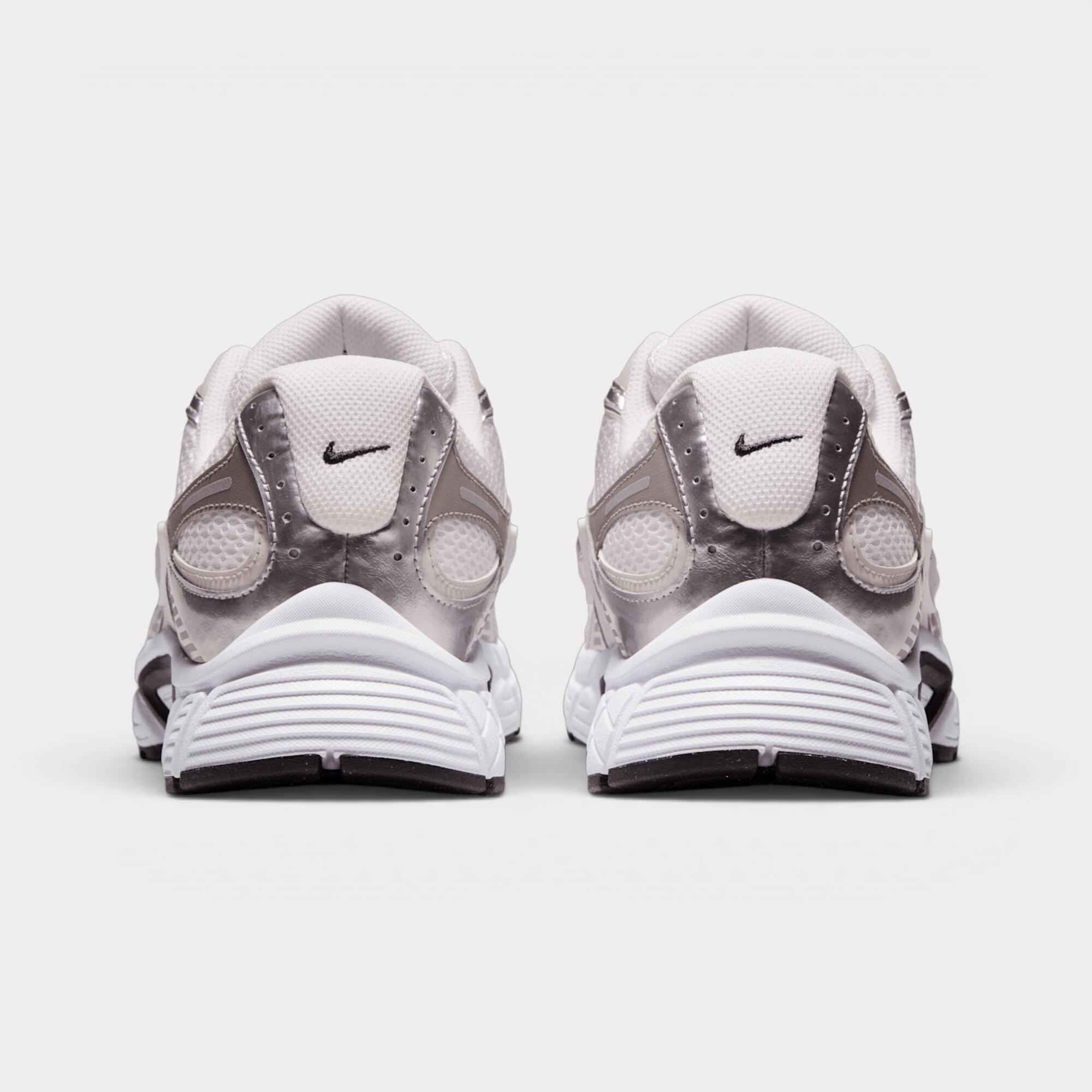 Nike V5 RNR White Vast Grey College Grey Black 4/7