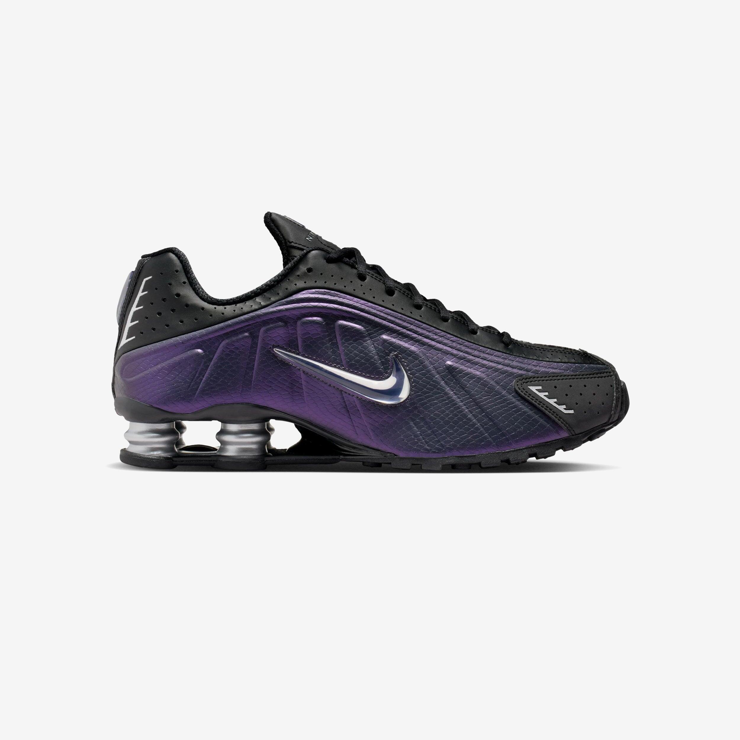 Nike Shox R4 Jewel QS Nero Metallic Silver Purple Dynasty 1/2