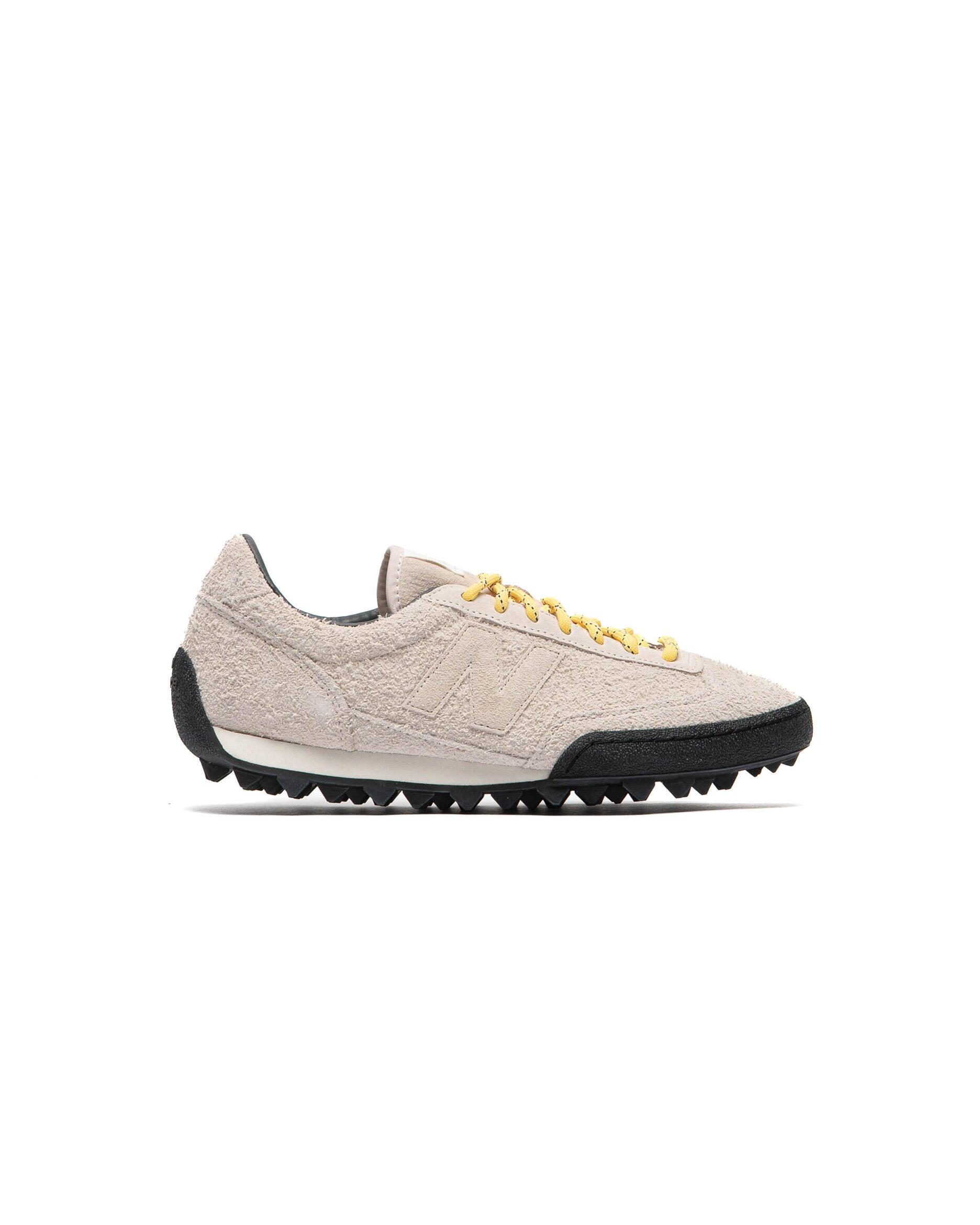 NEW BALANCE picture