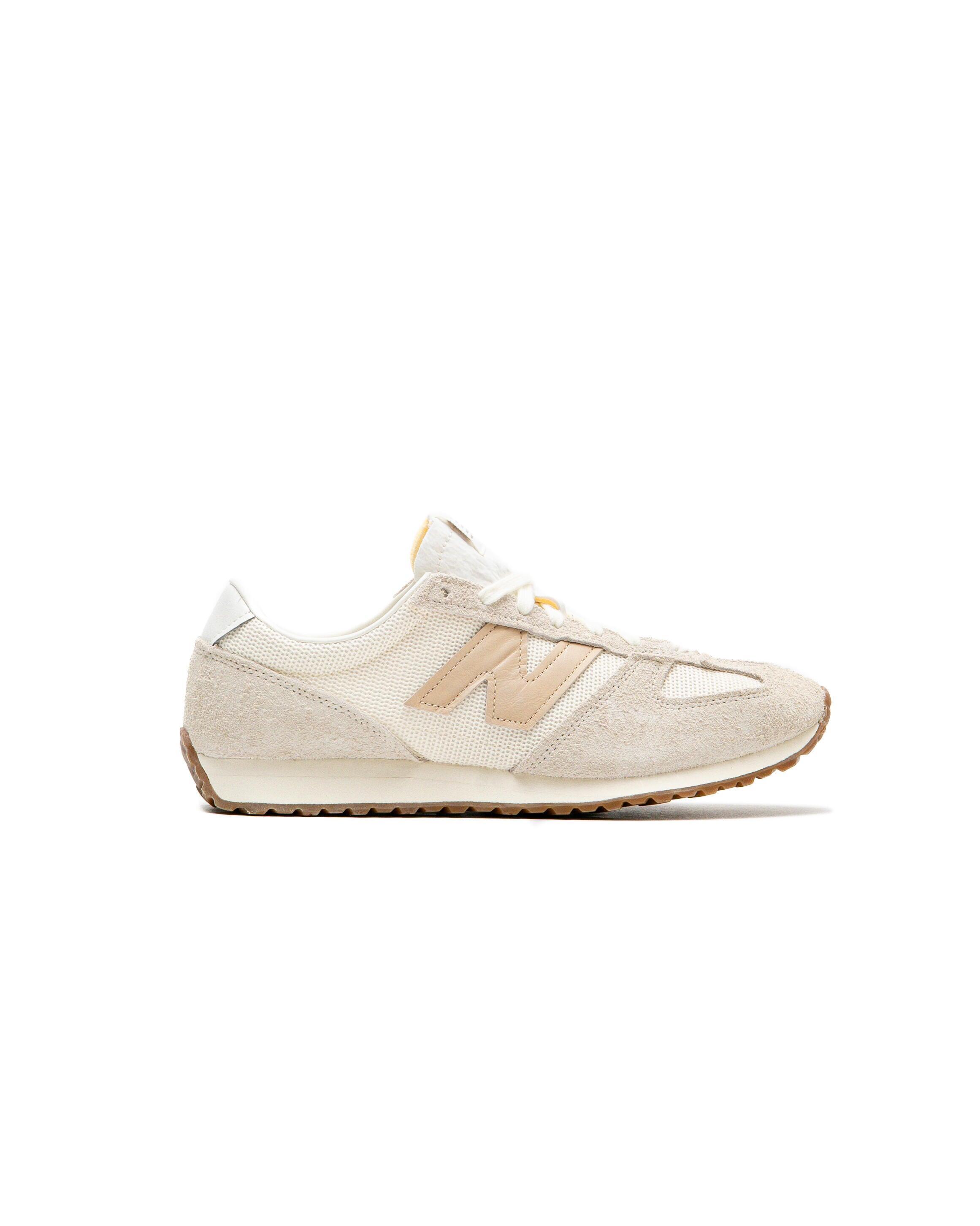 NEW BALANCE picture