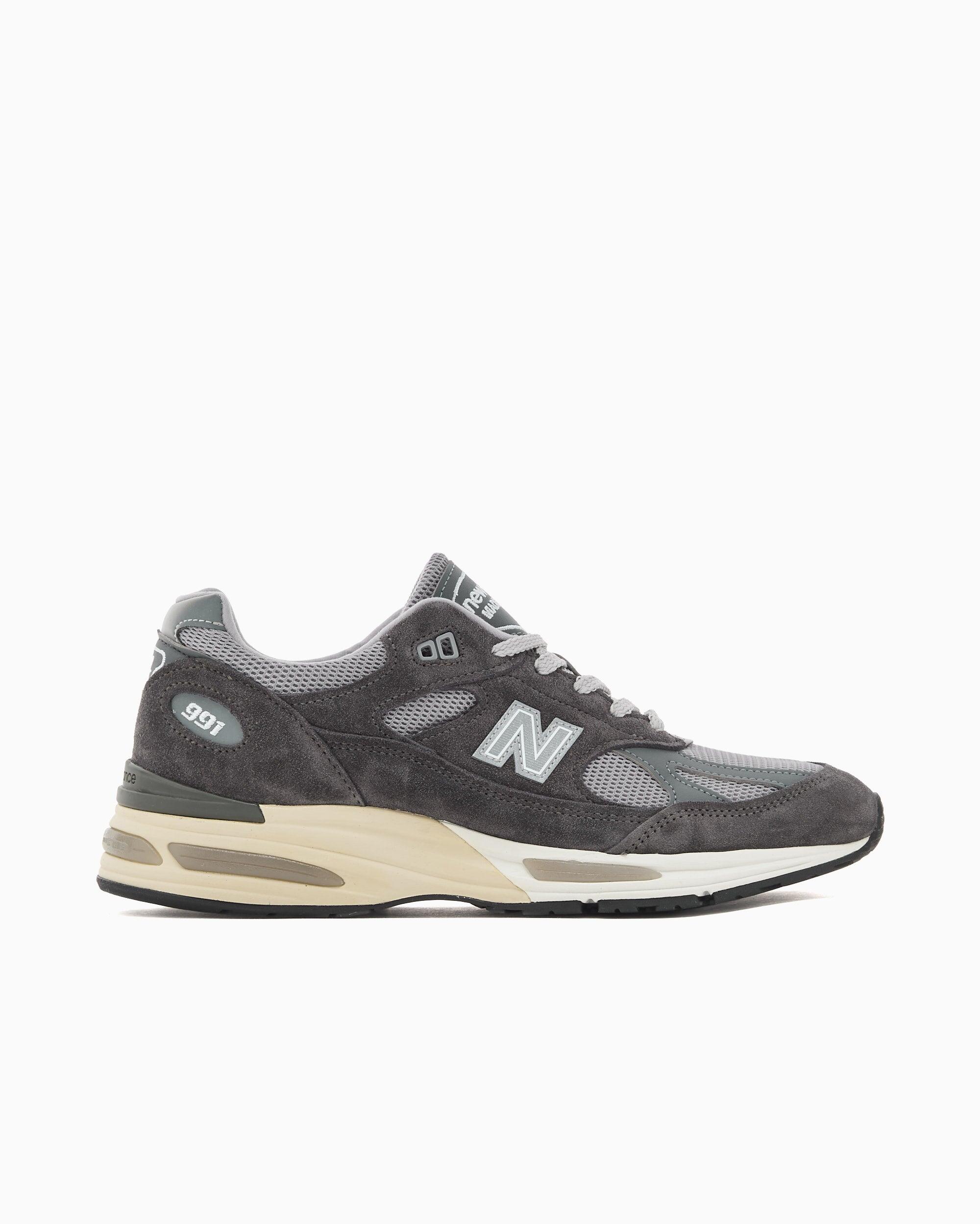 NEW BALANCE picture