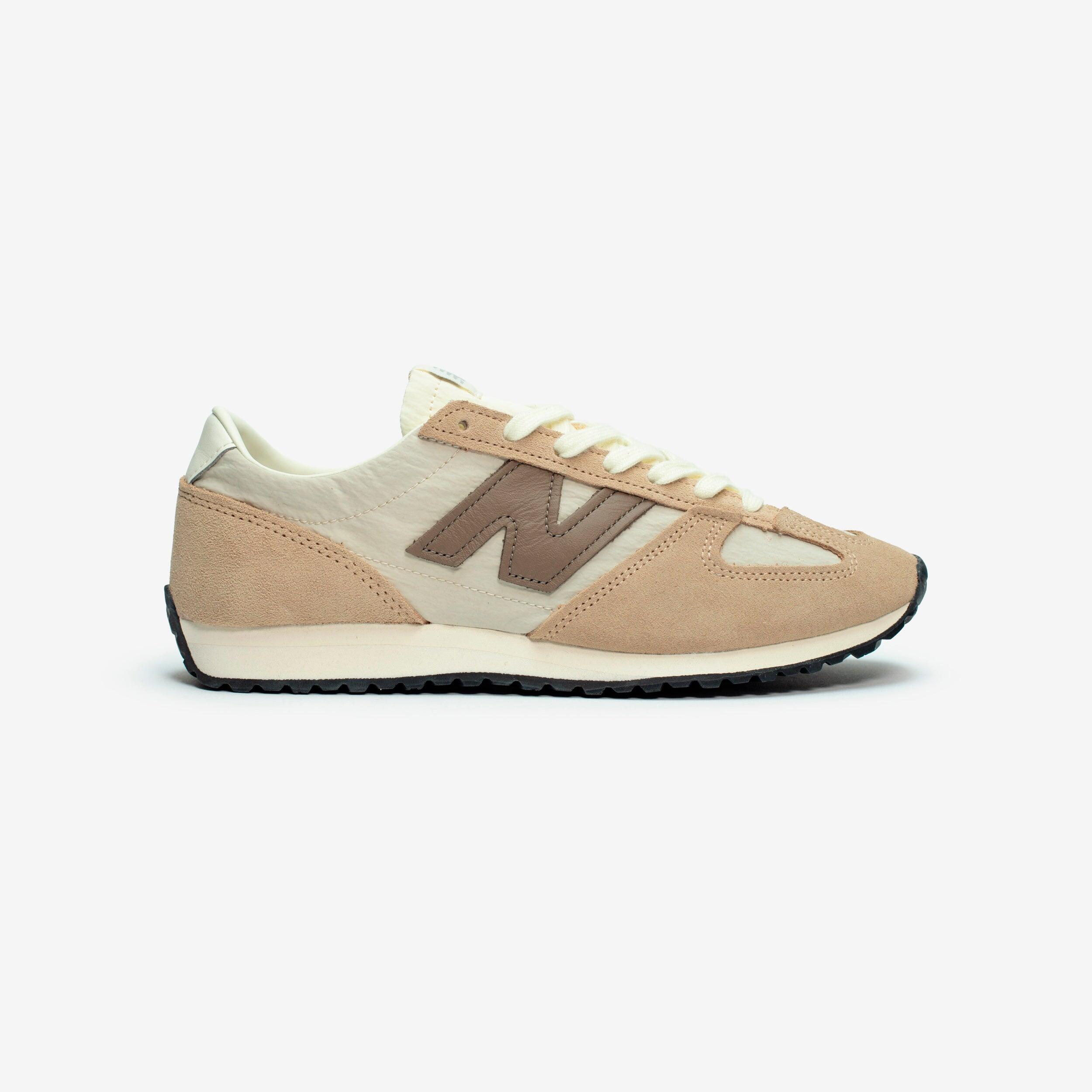 NEW BALANCE picture