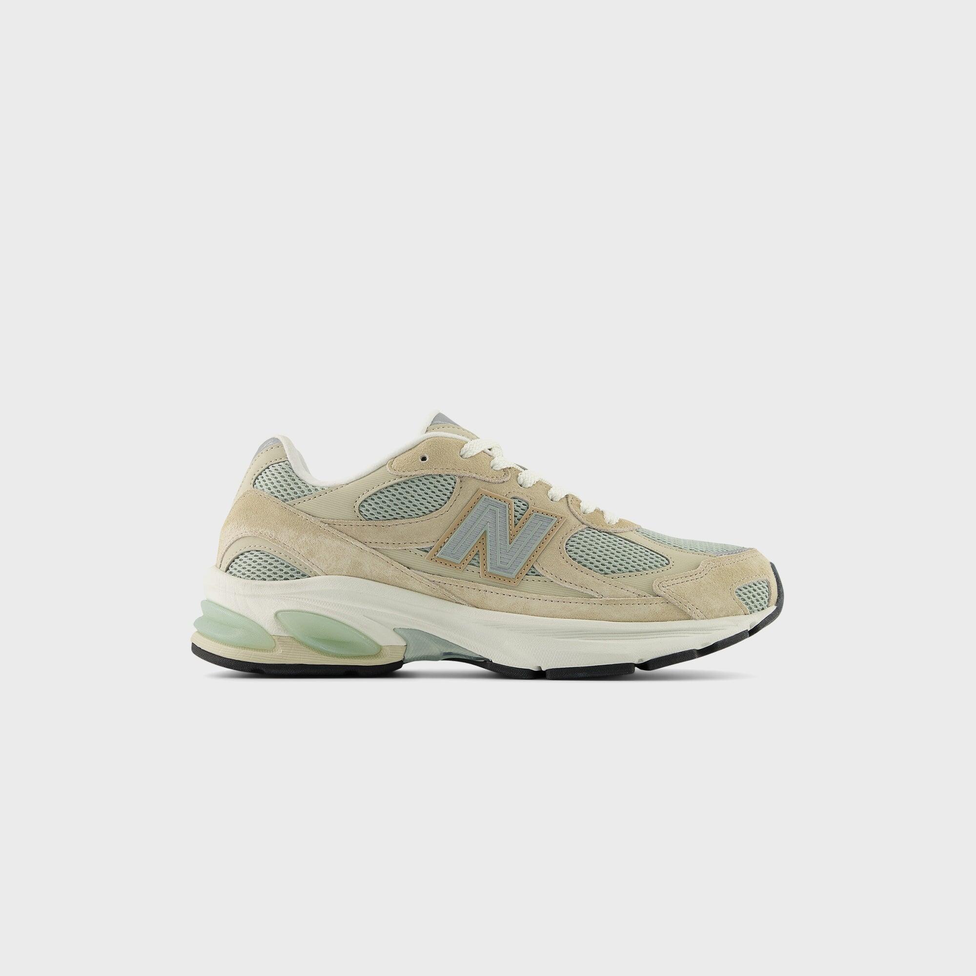 NEW BALANCE picture