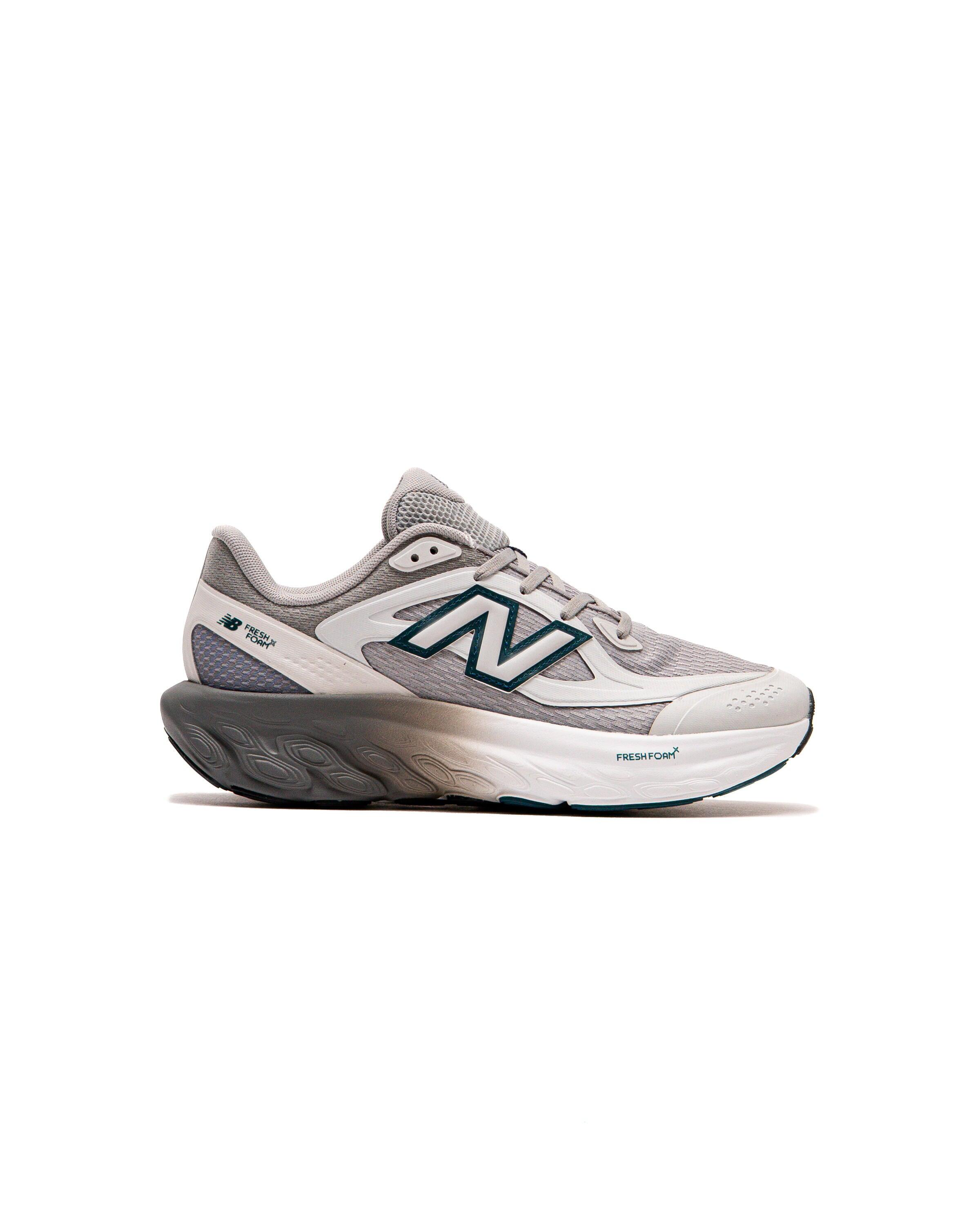 NEW BALANCE picture