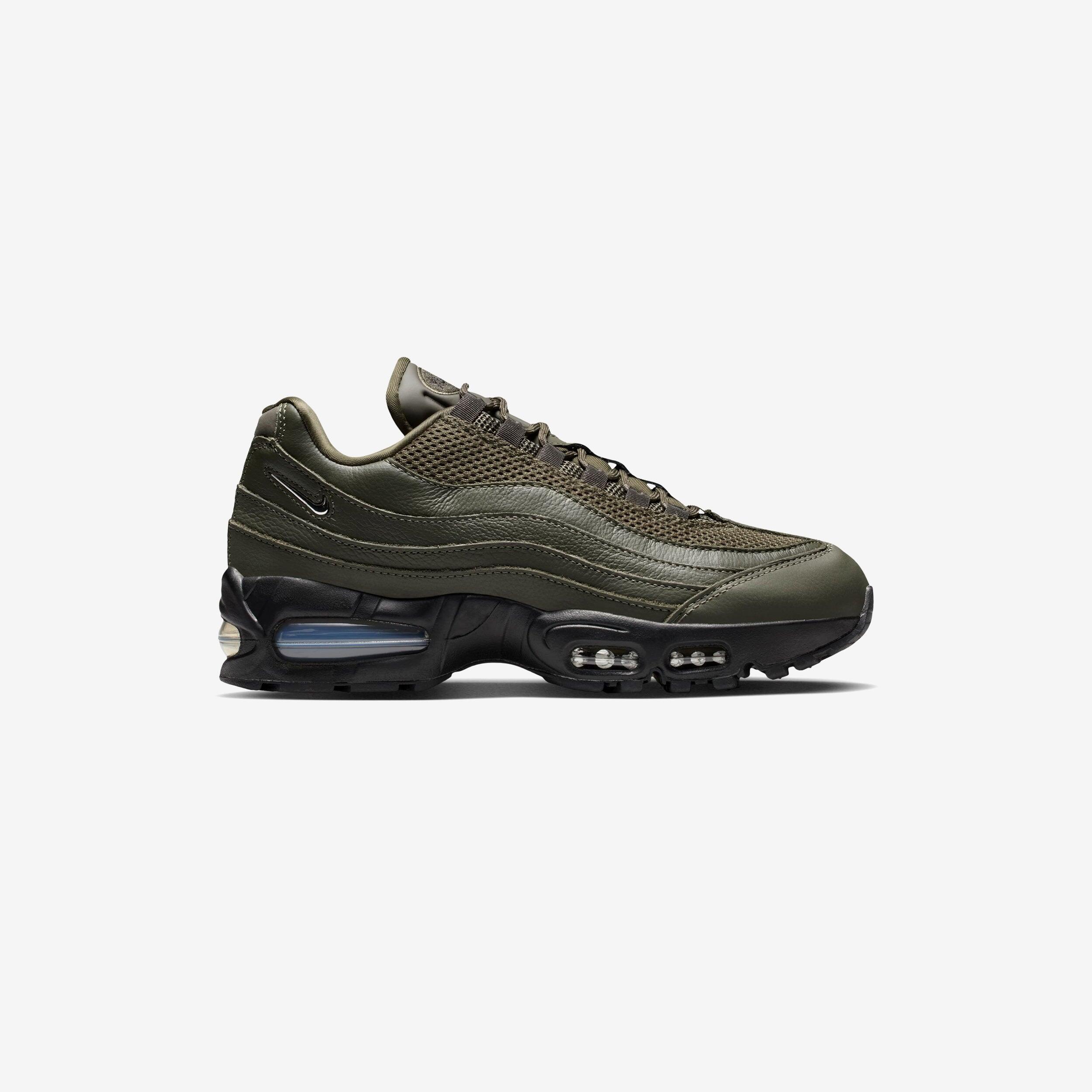 NIKE picture