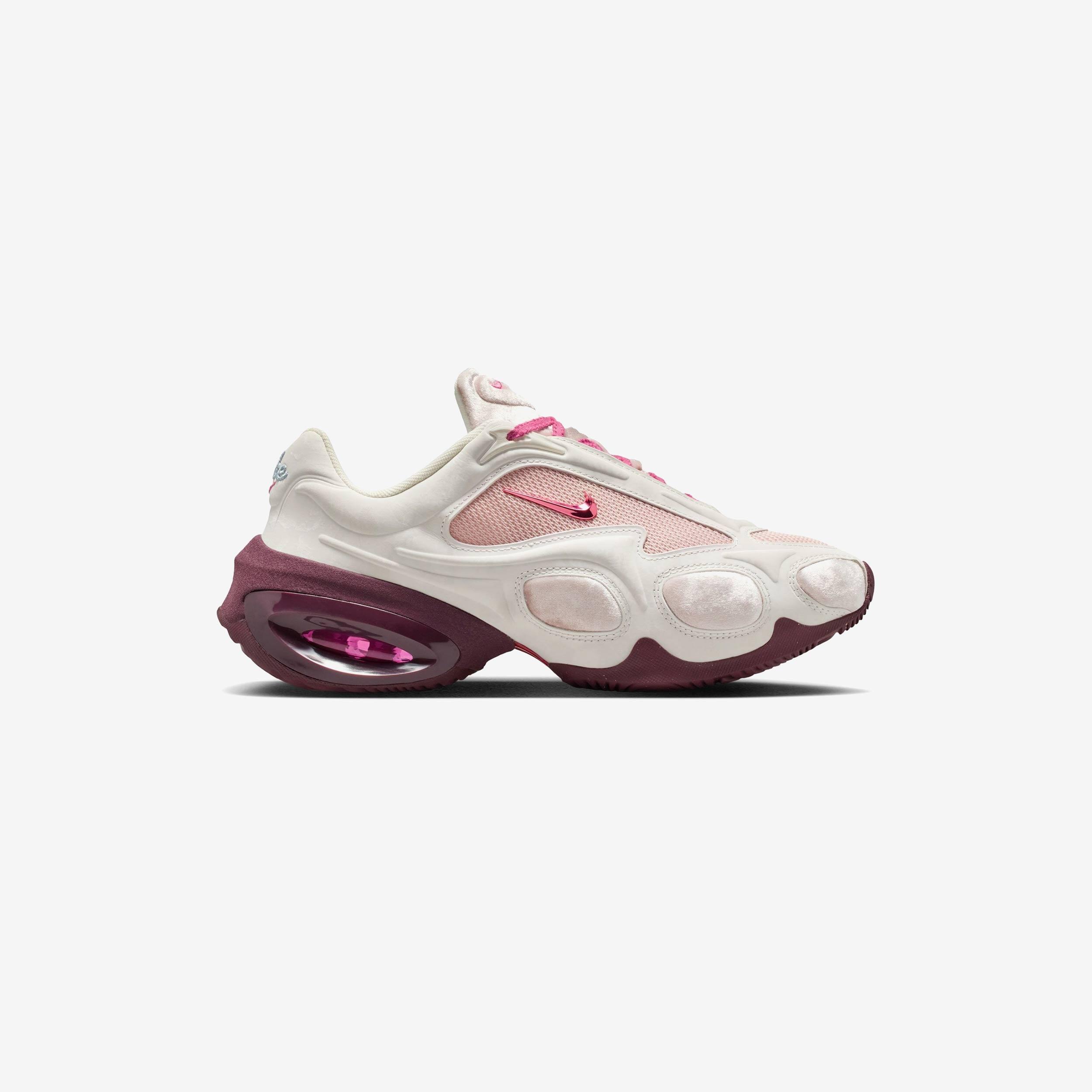 NIKE picture