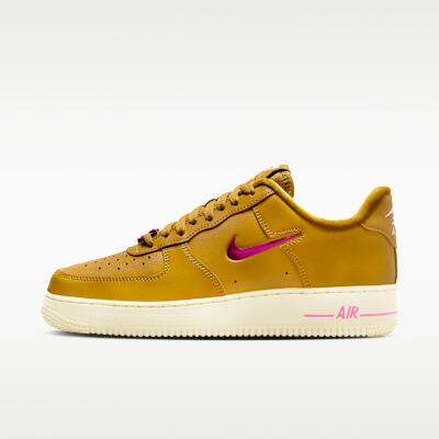 NIKE picture