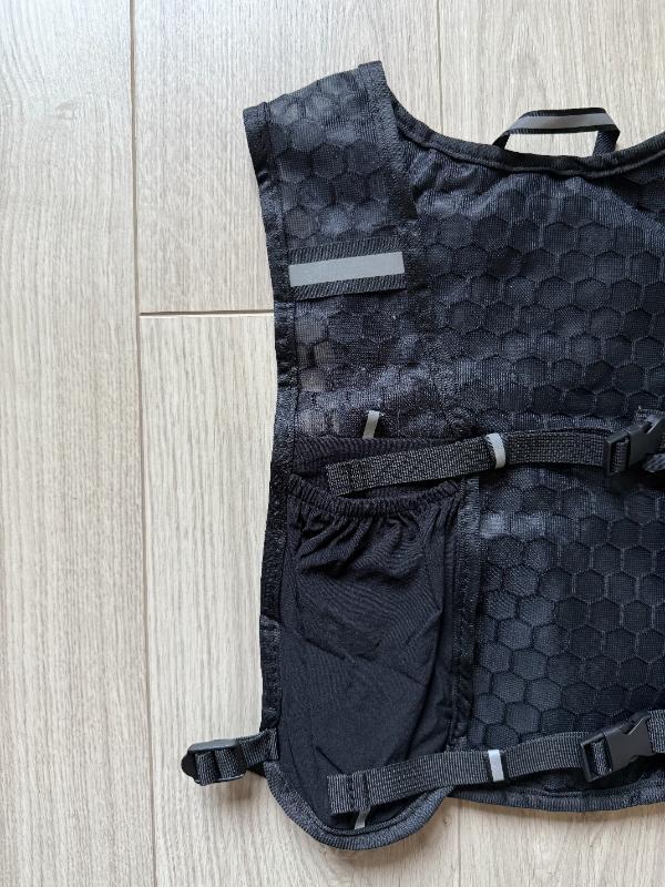 Tussen Particulieren - Hardloop-/trail-drinkvest + drinkfles van 500 ml 3/7