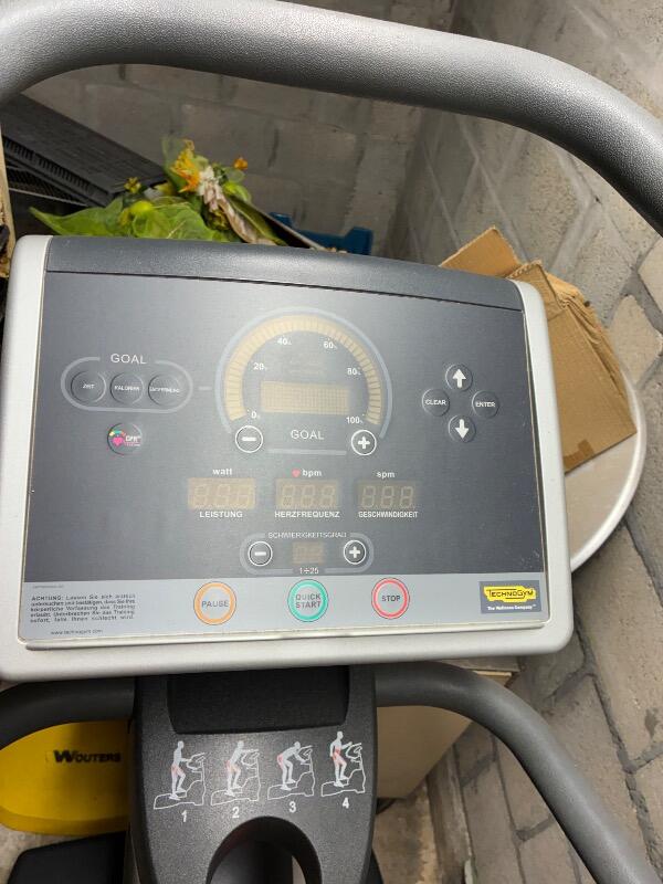 Tussen Particulieren - Technogym synchro excite crosstrainer 3/3