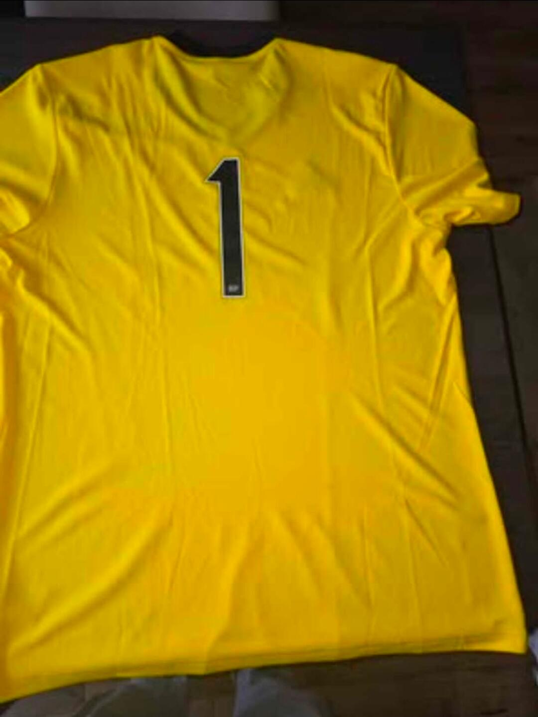 Tussen Particulieren - Set adidas voetbaluitrusting 3/7