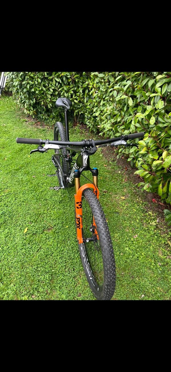 Tussen Particulieren - Specialized Epic 8 Expert 2025 2/2