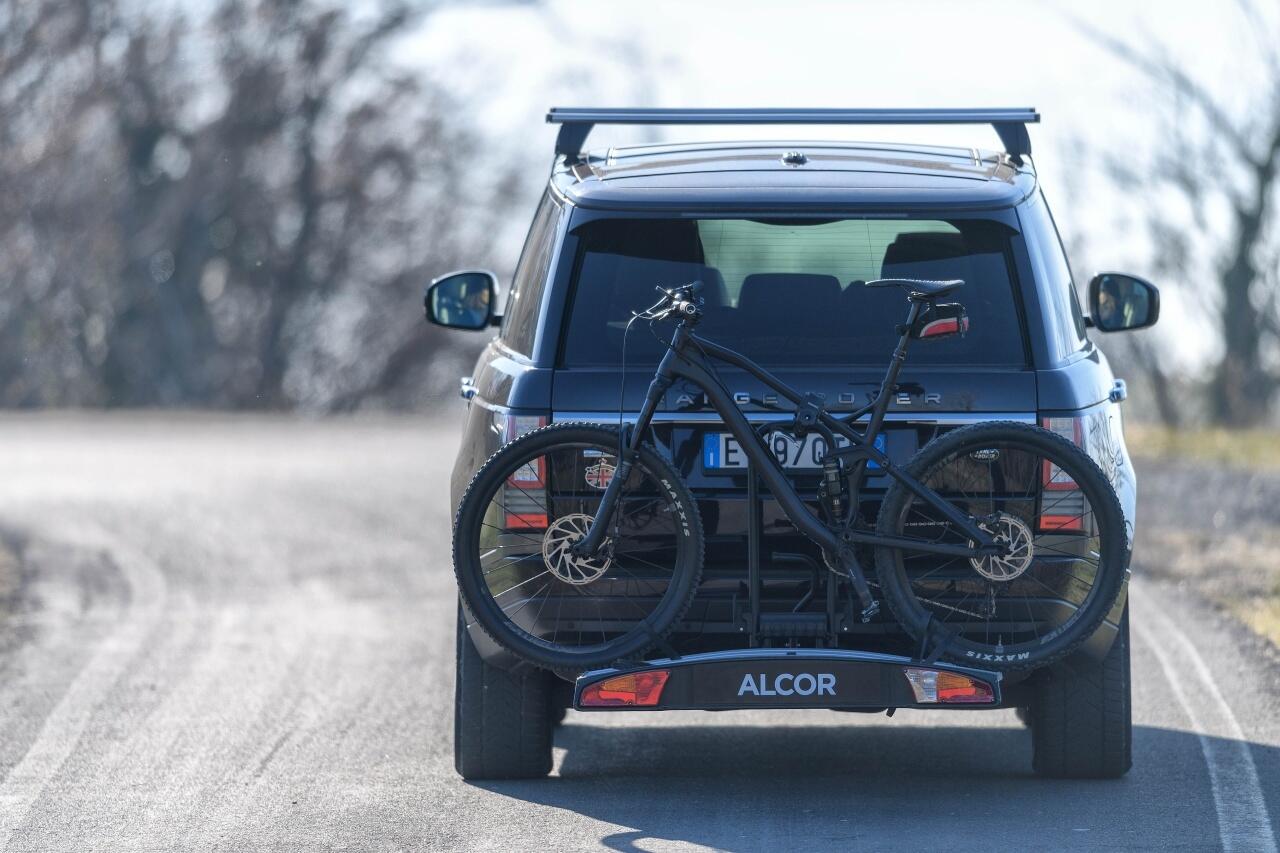 Porta Bici per Gancio Traino auto ALCOR 2 per 2 Bici, Fat Bike o E-Bike 7/8