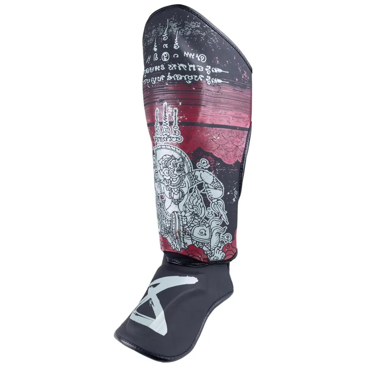 Protège-tibias 8 WEAPONS Hanuman Yant – Noir/Rouge – S 3/7