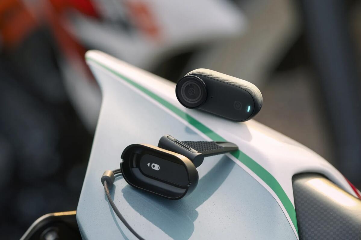 Akční kamera GO 3S 128 GB Motorcycle In-Helmet POV Bundle Insta360 7/7