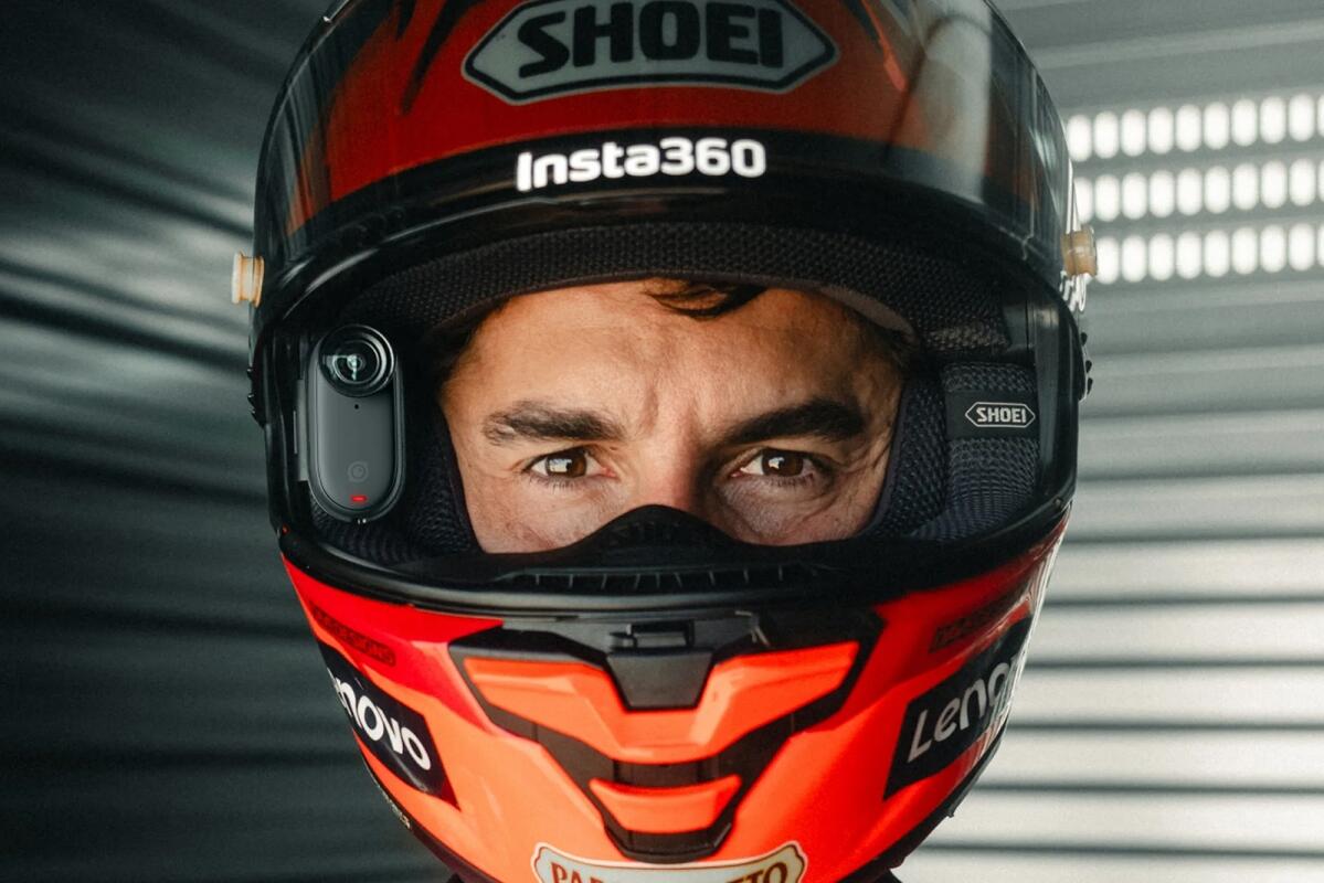 Akční kamera GO 3S 128 GB Motorcycle In-Helmet POV Bundle Insta360 6/7